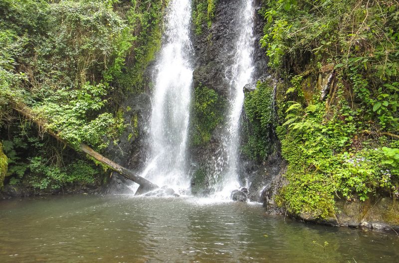 cascade-du-Mont-Meru-volontariat-tanzanie-the-helping-zebra